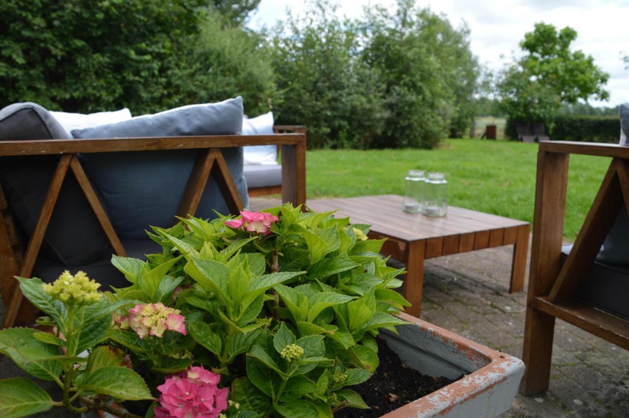 Bed and Breakfast Bij Ons Op 20 Nijeveen Exterior foto